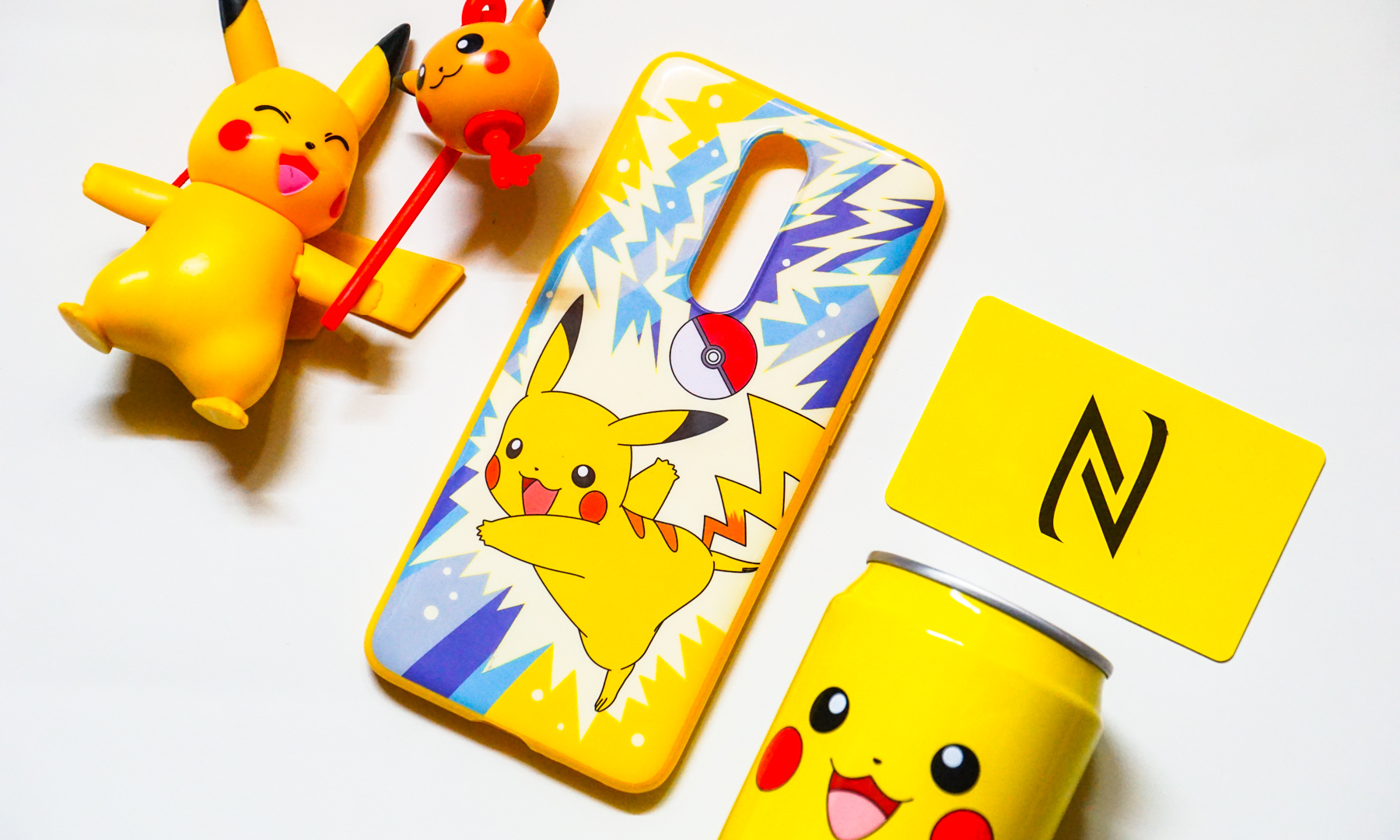 手机大厂押宝“电致变色”，除了炫酷还有别的用处？