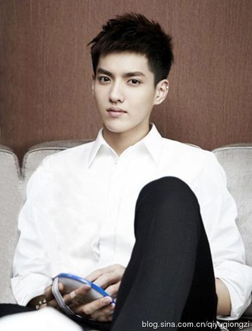 哭了，当年的吴亦凡帅的像漫画里走出来的，怪