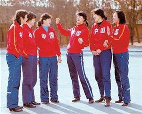 女排功勋球员周晓兰：退役后定居美国，育有2女，感谢祖国栽培