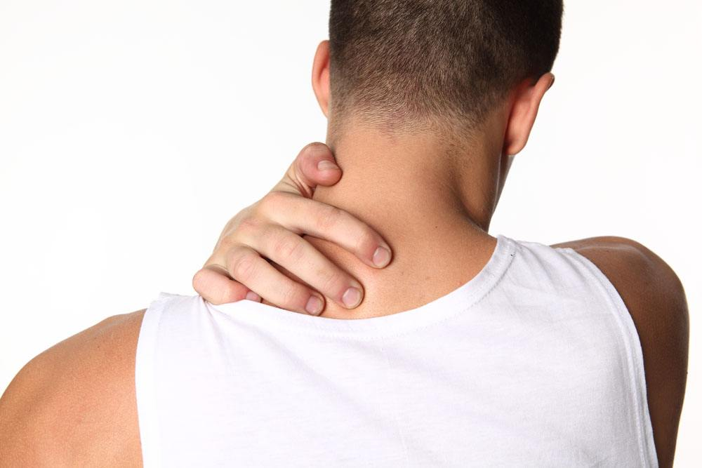 肩膀痛一定是肩周炎吗？医生：不一定，这3种情况不应被忽视
