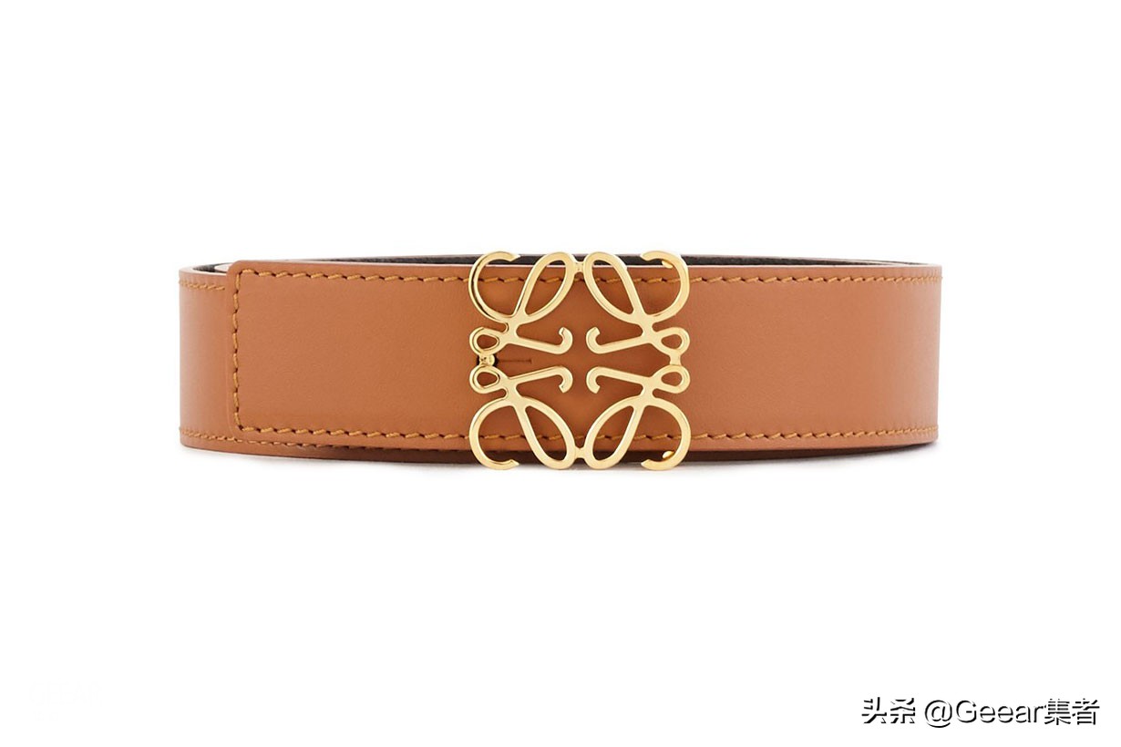 Chanel、Celine也常用的配搭技巧：这样穿西装外套才时尚