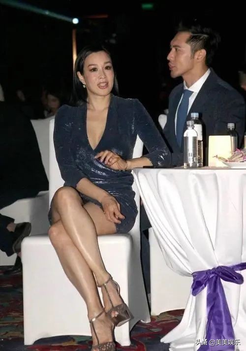 “人鱼公主”钟丽缇的坎坷感情：三婚两离，50岁仍为老公拼四胎
