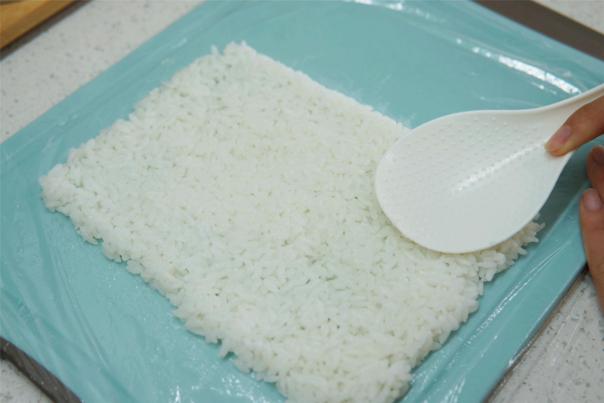 学会这早餐，家里的米都不够吃了，上班上学拿一个就走，营养好吃