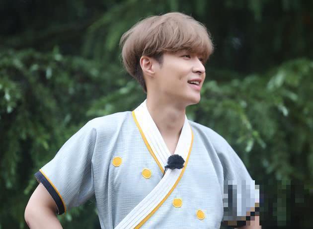 难怪退出“极挑”，四档综艺不够又官宣新剧，