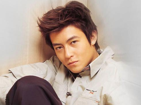 陈冠希女儿开挂式长大，完美继承爸爸高颜值，