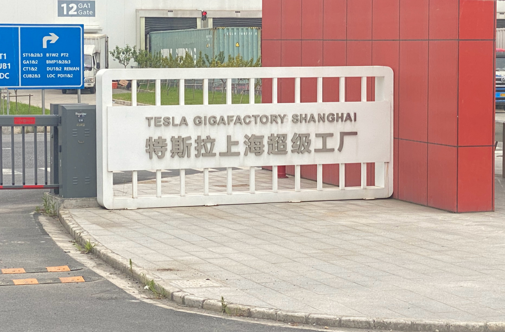 一直不愁卖的特斯拉，为啥这次又降价了？对国