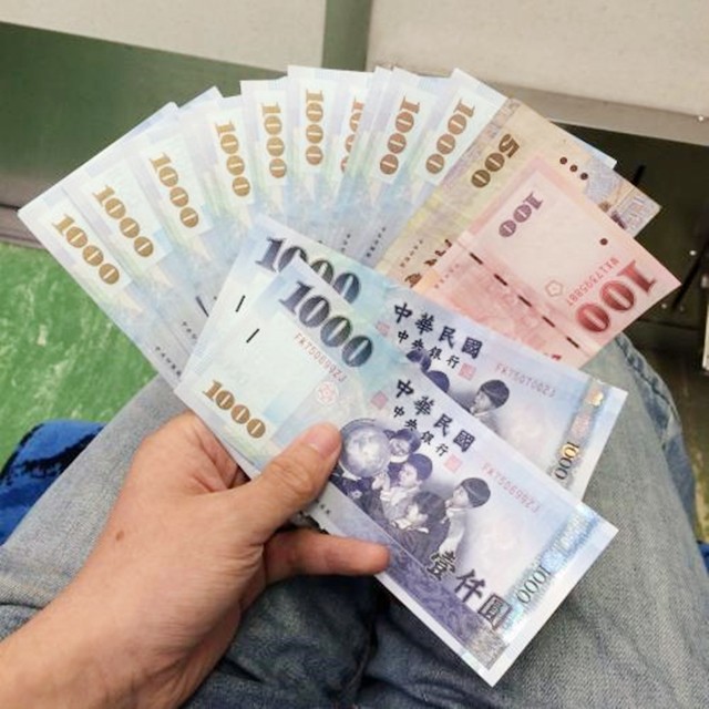 岛内国民党搞响“内战”？洪秀柱：统一不可回避，台独该收手了
