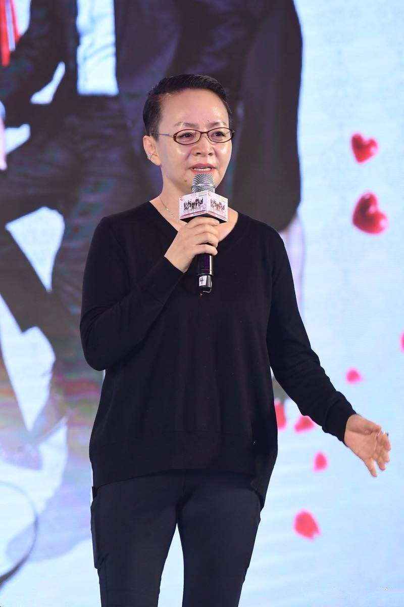 59岁宋丹丹退休了，是含饴弄孙颐享天年，还是将