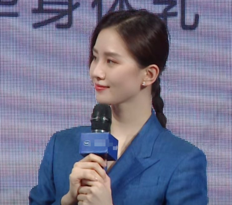 品牌|刘诗诗亮相品牌直播间！没有了四级高光滤镜 这颜值真的绝了