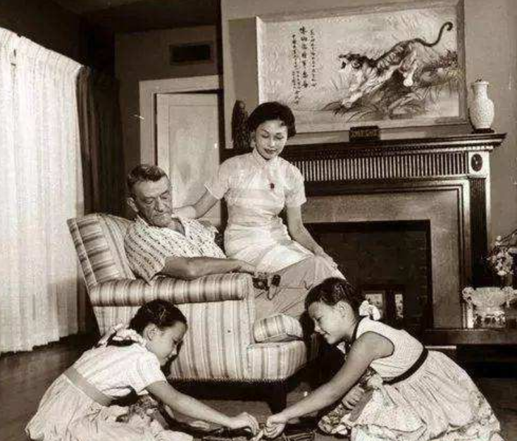 她是战地记者，嫁给美国丈夫后，陈香梅的最大