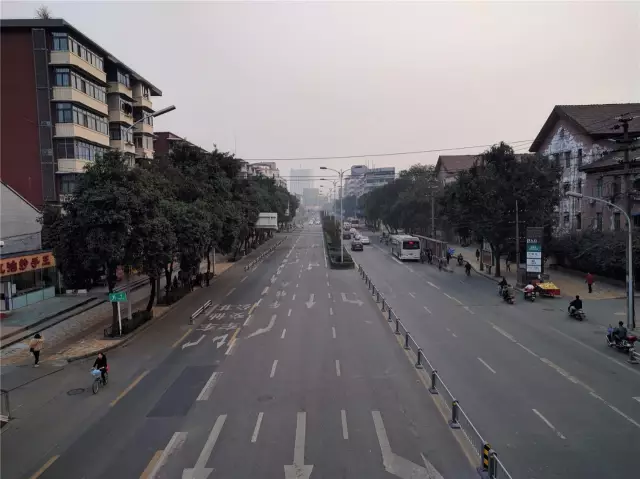 美食界扛把子都藏在成都三江鞋厂、东郊记忆等