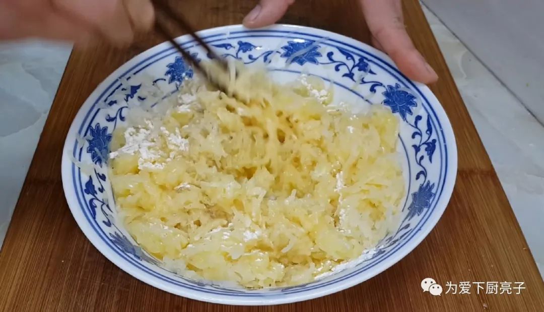 蘿蔔不要包餃子了，筷子一攪，做出創意素丸子，好吃到拿肉都不換