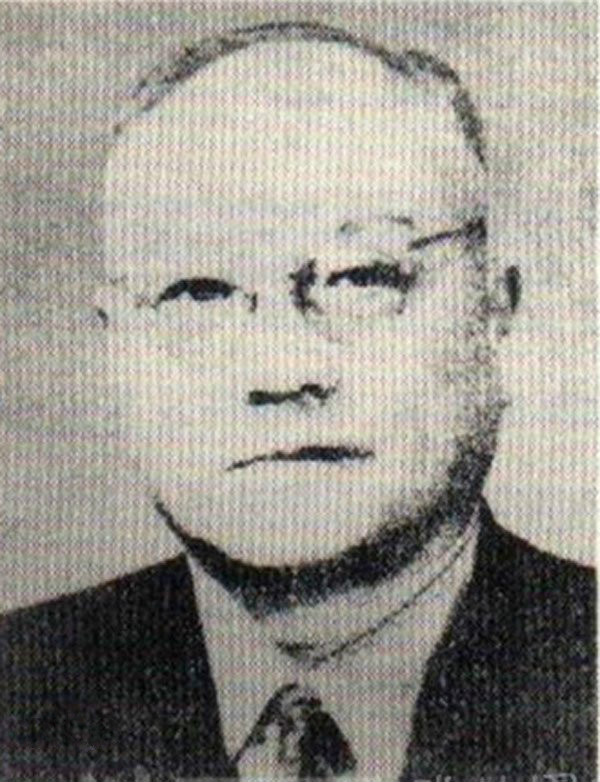 1951�꣬�Ͼ�һ��̯���˱��������ߣ���������Ϊ�����棬զ���£�