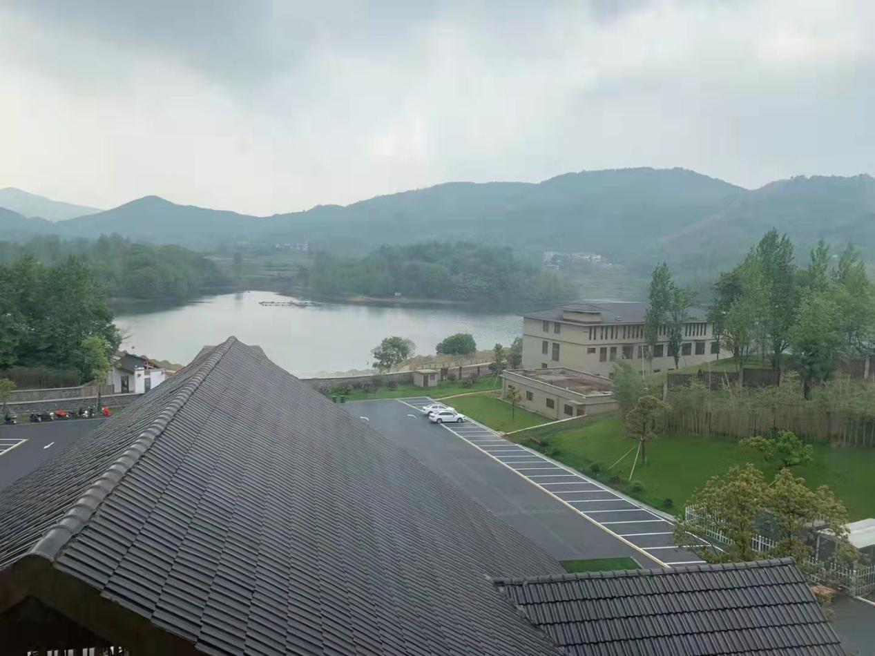 仿古鋁瓦在建筑材料行業(yè)整體呈現(xiàn)出高速發(fā)展的態(tài)勢
