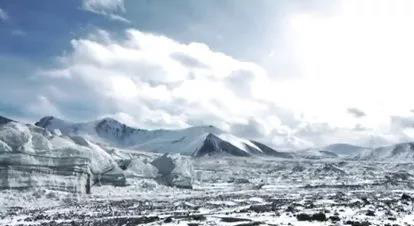 各拉丹冬：唐古拉山脉最高峰
