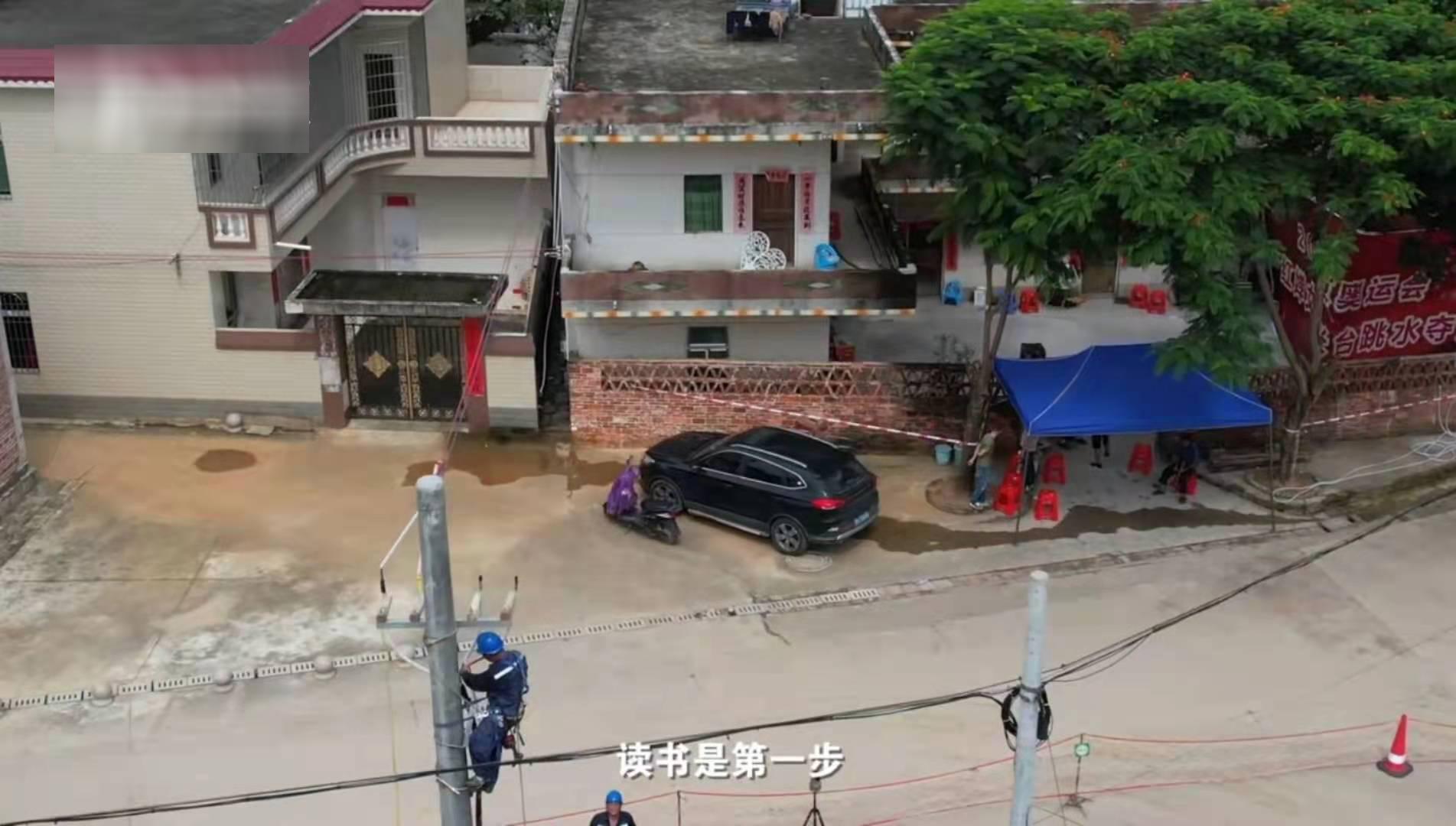 全红婵父亲不收捐赠，依旧下地干农活，全家被网红疯狂直播扰乱