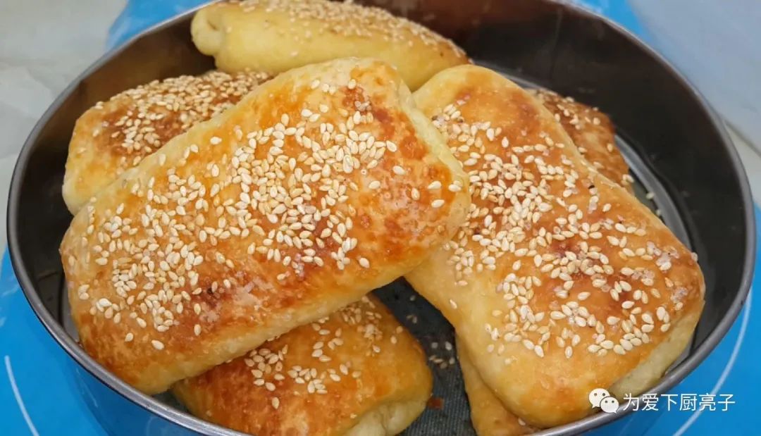 1斤麵粉，1勺白糖，掌握3個技巧，新手也能一次成功，香酥又好吃