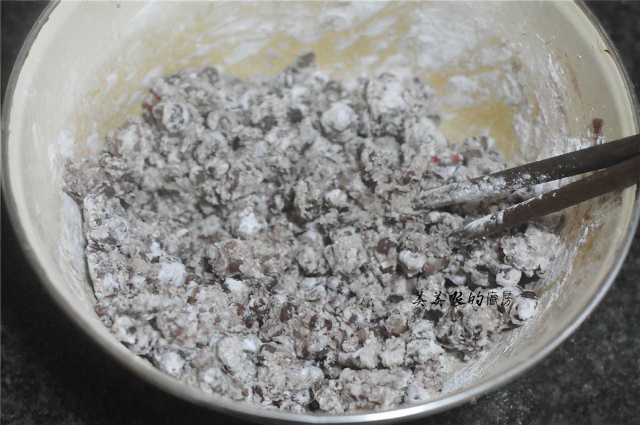 紅豆最過癮的吃法，不做丸子、不捏飯糰，軟嫩咸鮮，比糍粑香