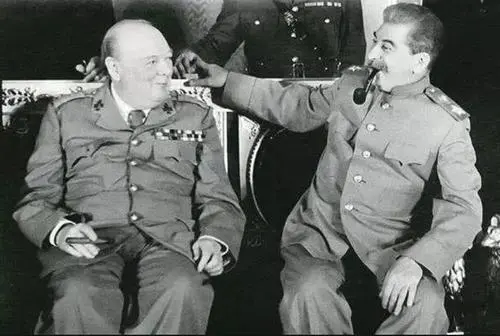 历史上的苏联有多牛？在联合国演讲时，赫鲁晓