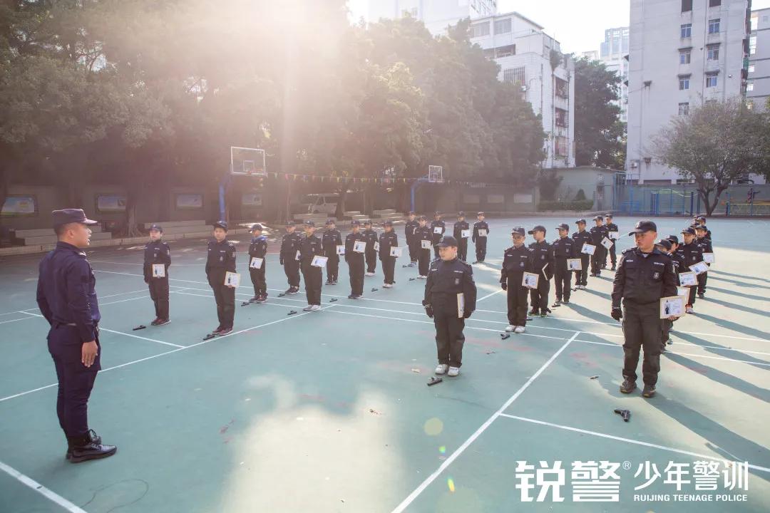 锐警少年警训：海珠区新港中路小学假前安全特警护卫营圆满收官