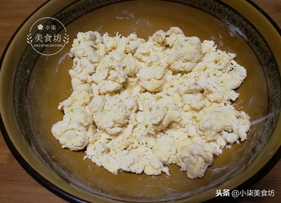 图片[4]-一碗面粉 2个鸡蛋 不用蒸 不用煮 一擀一压 香甜松软吃不够-起舞食谱网