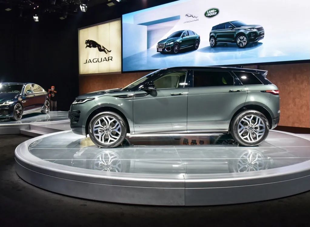 40万预算购车，你会选择E级、5系还是捷豹XFL