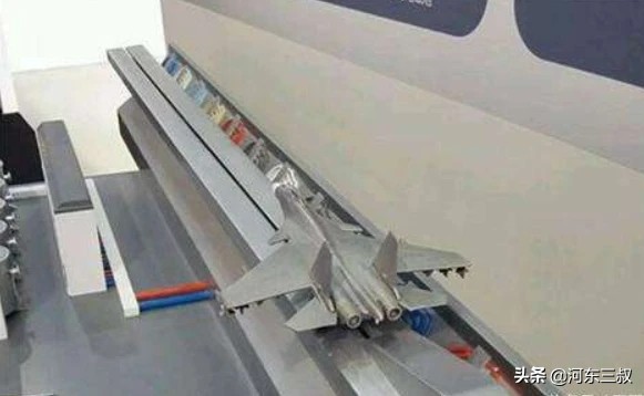 弹射型歼-15T官宣，003型航母下水在即，将建造6或8艘？