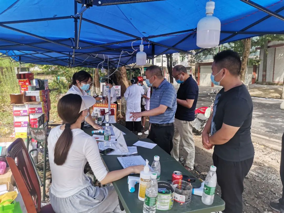 ​新晃人大：把忠诚履职书写在抗疫一线
