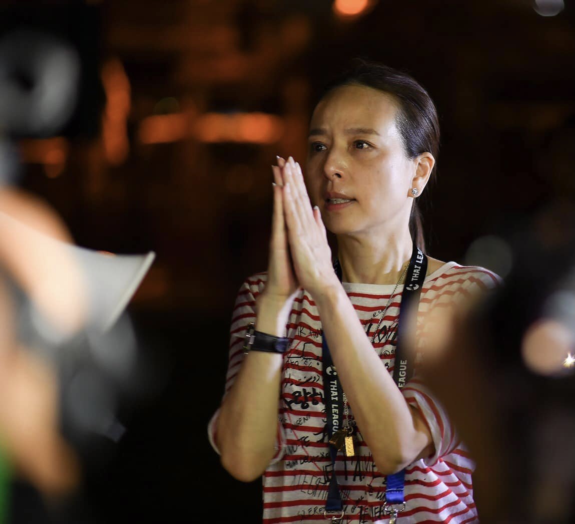 泰国名媛伍伦盼太有魅力，54岁保养如少女，难怪