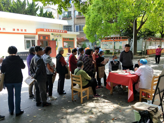 锦医堂中医联合周边社区举办“百名专家进社区服务”系列活动