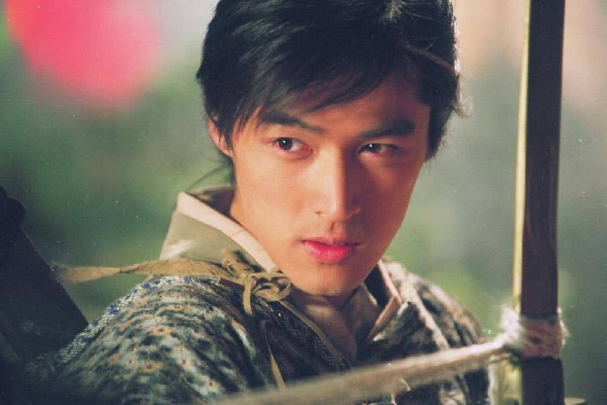 “盐系女神”江疏影的窝心情史，和她生命中的7个男人