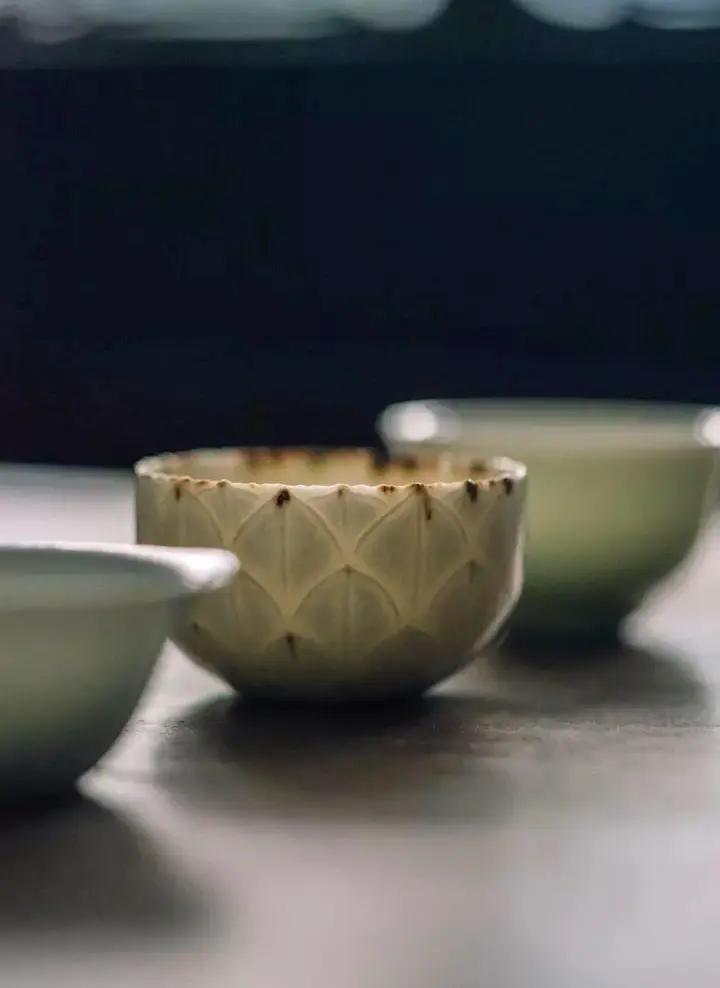 一人饮：做陶、饮茶和思考的日常，器物从0到1的创作现场实录