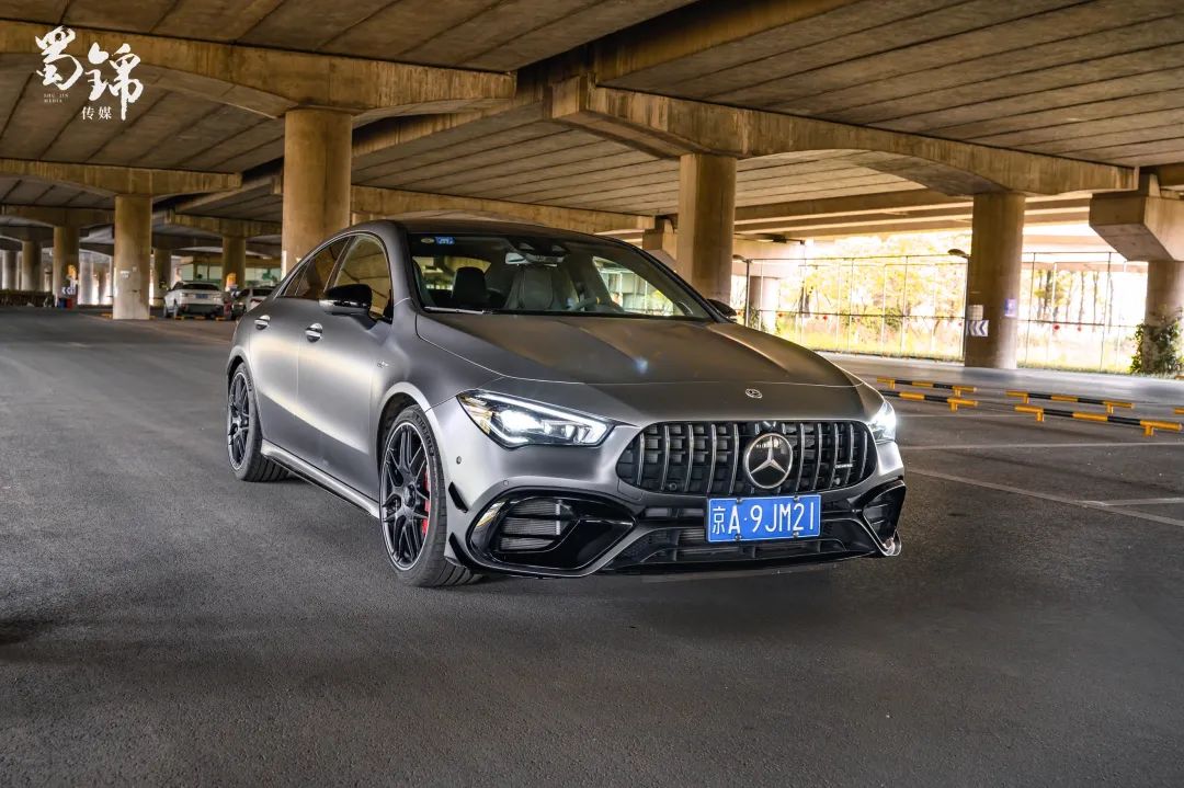 2.0T发动机原厂421马力，这款奔驰钢炮有何过人处