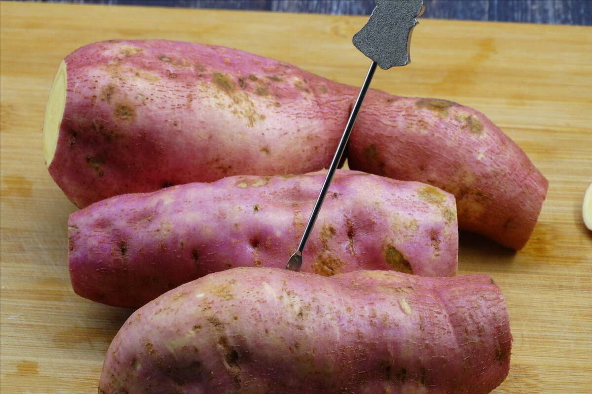 蒸红薯，直接上锅是不行的，牢记3个小窍门，红薯更香甜更绵软