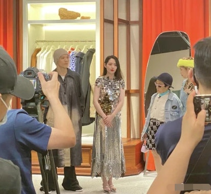 向佐郭碧婷被偶遇，郭碧婷发福好富态，网友：婆家养得太好了