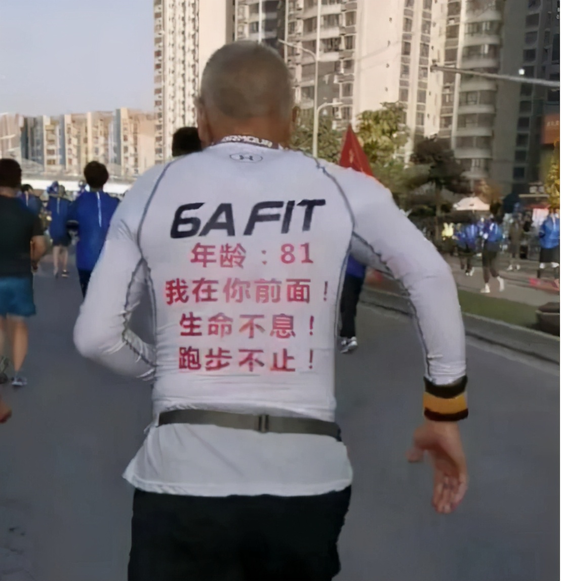 56岁开始健身，72岁拿下健美冠军，这位85岁的老