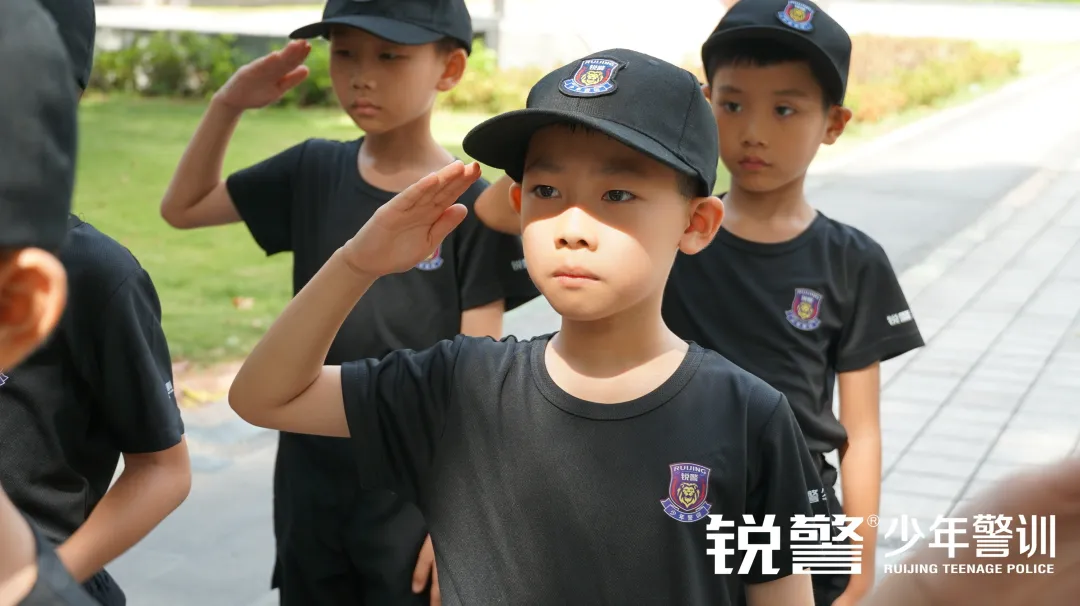 锐警少年警训夏令营：化青春热血为钢铁锋芒