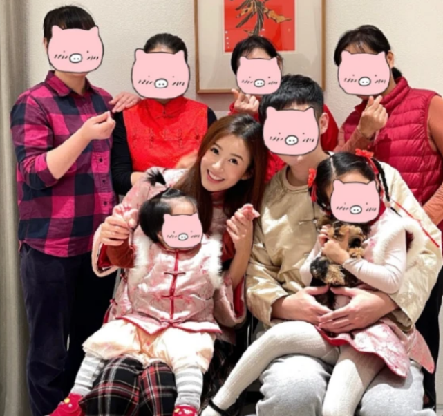 陳赫五一宅家帶娃，曬張子萱視角與女兒合照，父女深情對視超溫馨