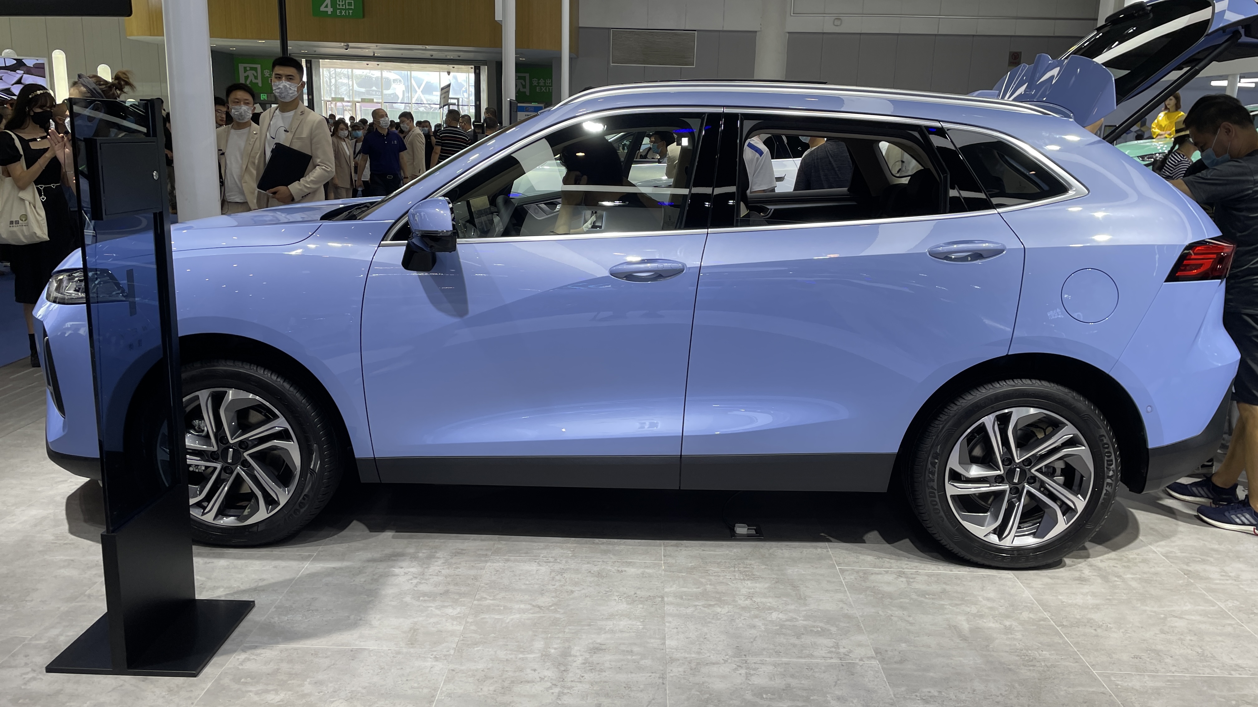 8l,wey玛奇朵phev版亮相