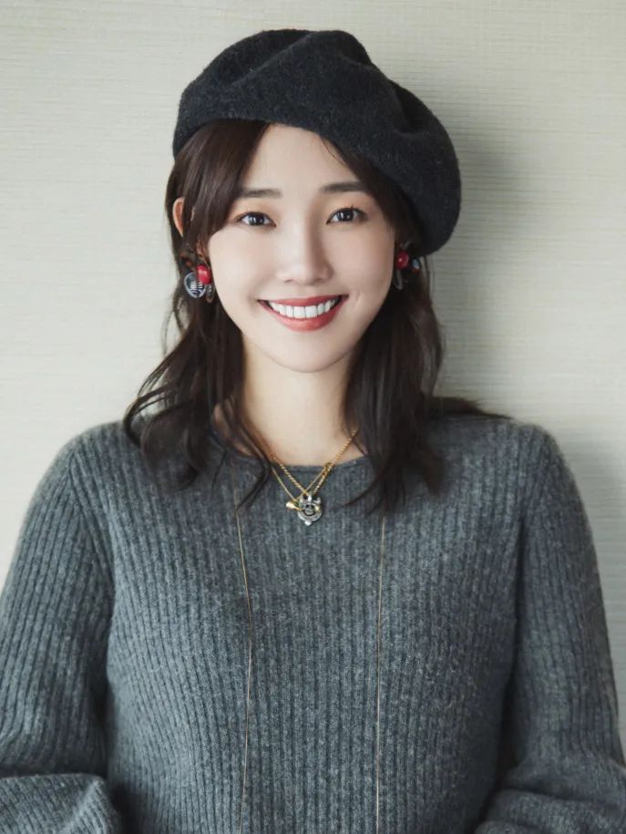 别再“披头散发”了！这4款冬季发型才够美够撩