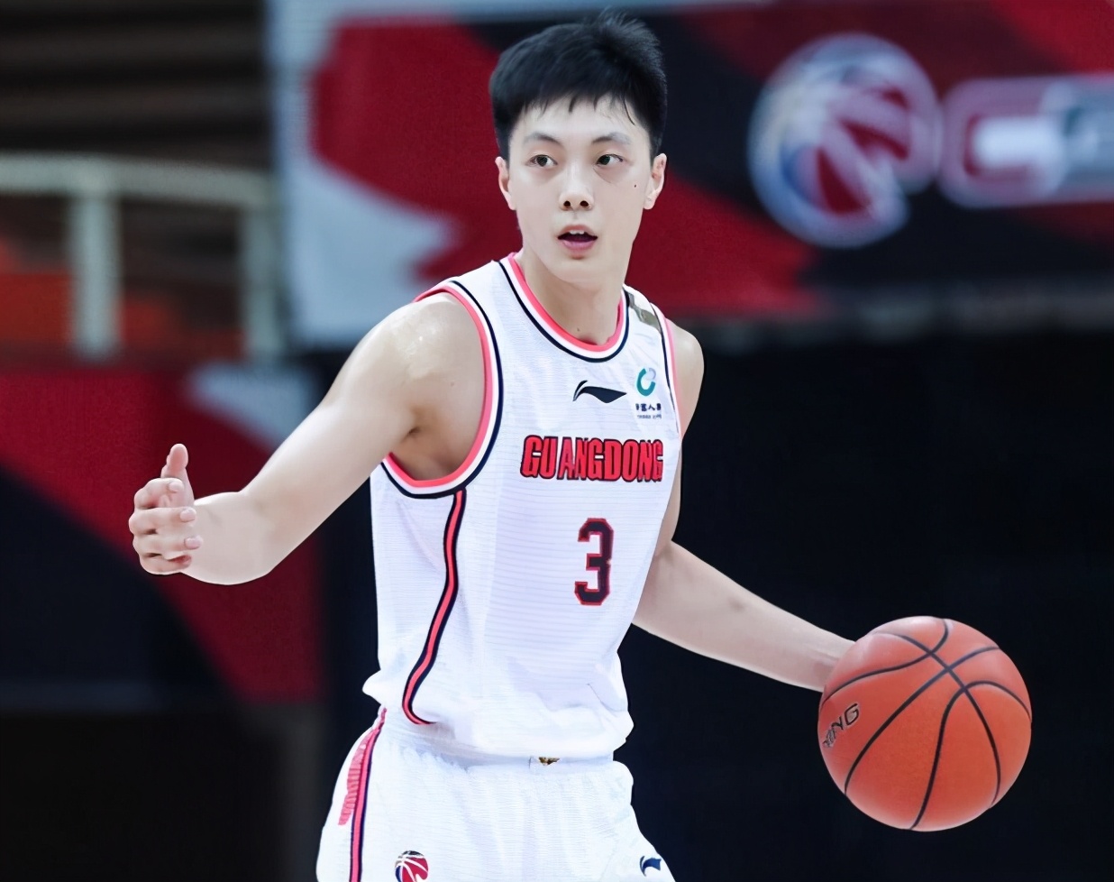 分析：从吴前和郭艾伦的近期表现，看未来中国男篮首发后卫之争