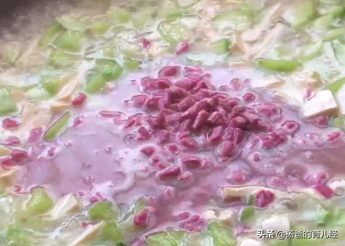 Add 2 eggs to dragon fruit to make pimple soup too delicious, delicious and nutritious, especially for children