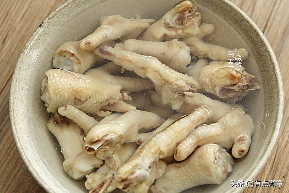自從知道雞爪這種做法以後，我家每週必做3次，比紅燒雞爪還好吃