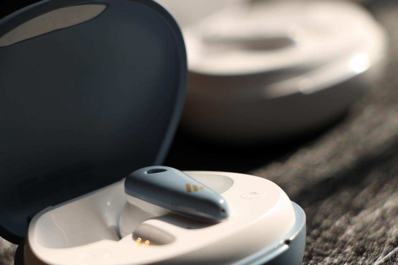 漫步者FunBuds蓝牙耳机：外观雅致，佩戴舒适且主动降噪