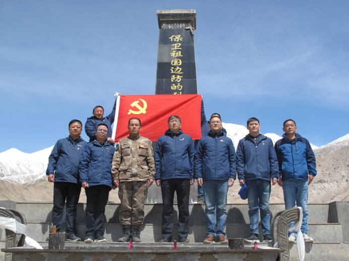 南京依維柯開(kāi)展服務(wù)邊防行活動(dòng)：翻山涉水越險(xiǎn)段，服務(wù)保障進(jìn)前哨