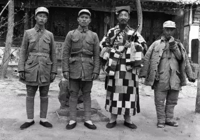狼牙山五壮士跳崖后，有2人幸存，谁救的？他们后来怎么样了呢？