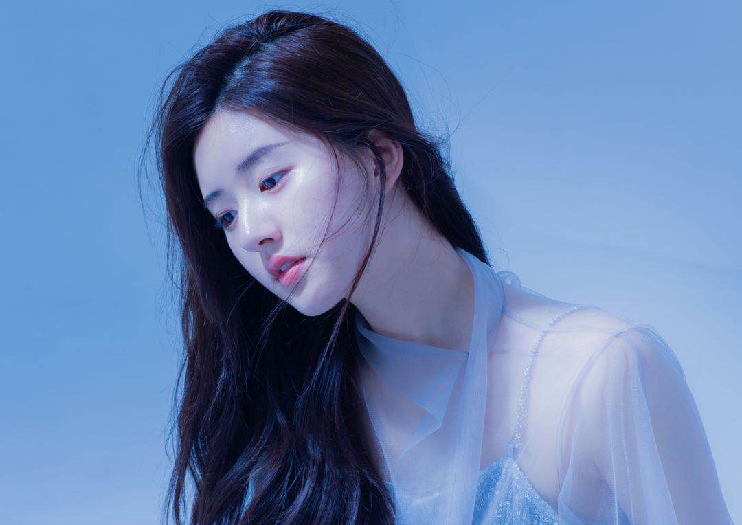 赵露思没有大长腿却善于自嘲，年纪轻轻情商高