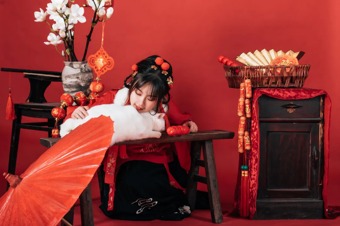 赚钱别光盯“风口”，要抓住“周边”！有人靠它日入上千