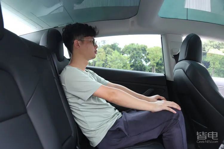 花同样的钱，买特斯拉还是买小鹏？Model 3对比P7
