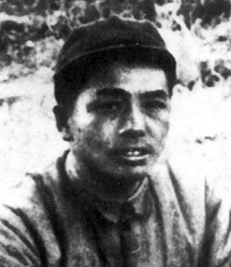 彭德怀三段婚恋，初恋被逼跳崖，原配无奈背叛